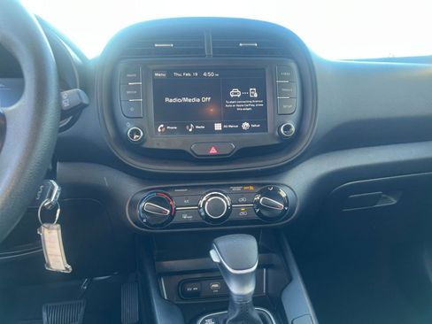 Used 2025 Kia Soul LX w/ LX Technology Package image 17