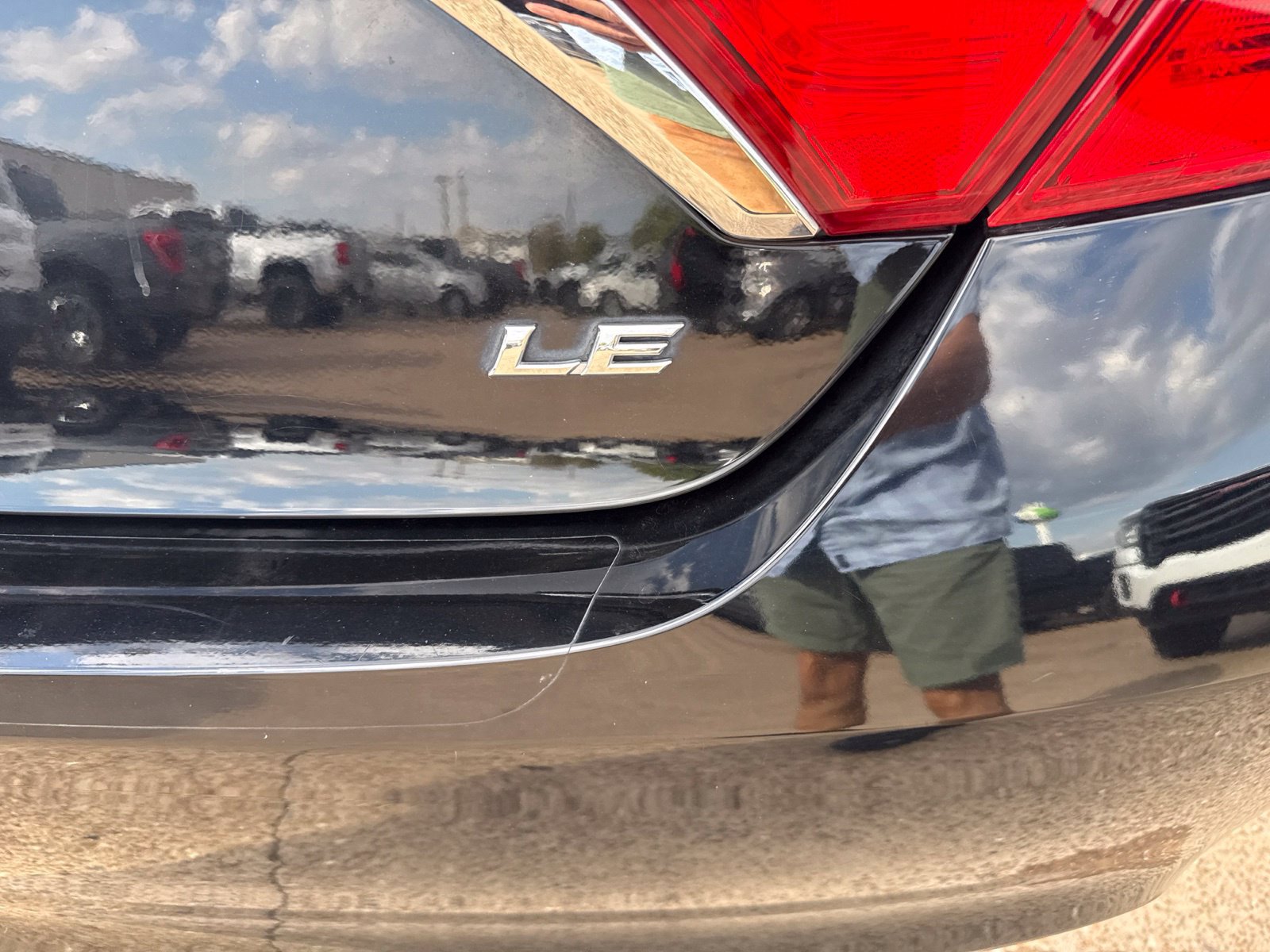 Used 2017 Toyota Camry LE w/ Protection Package (Q2) FWD image 9
