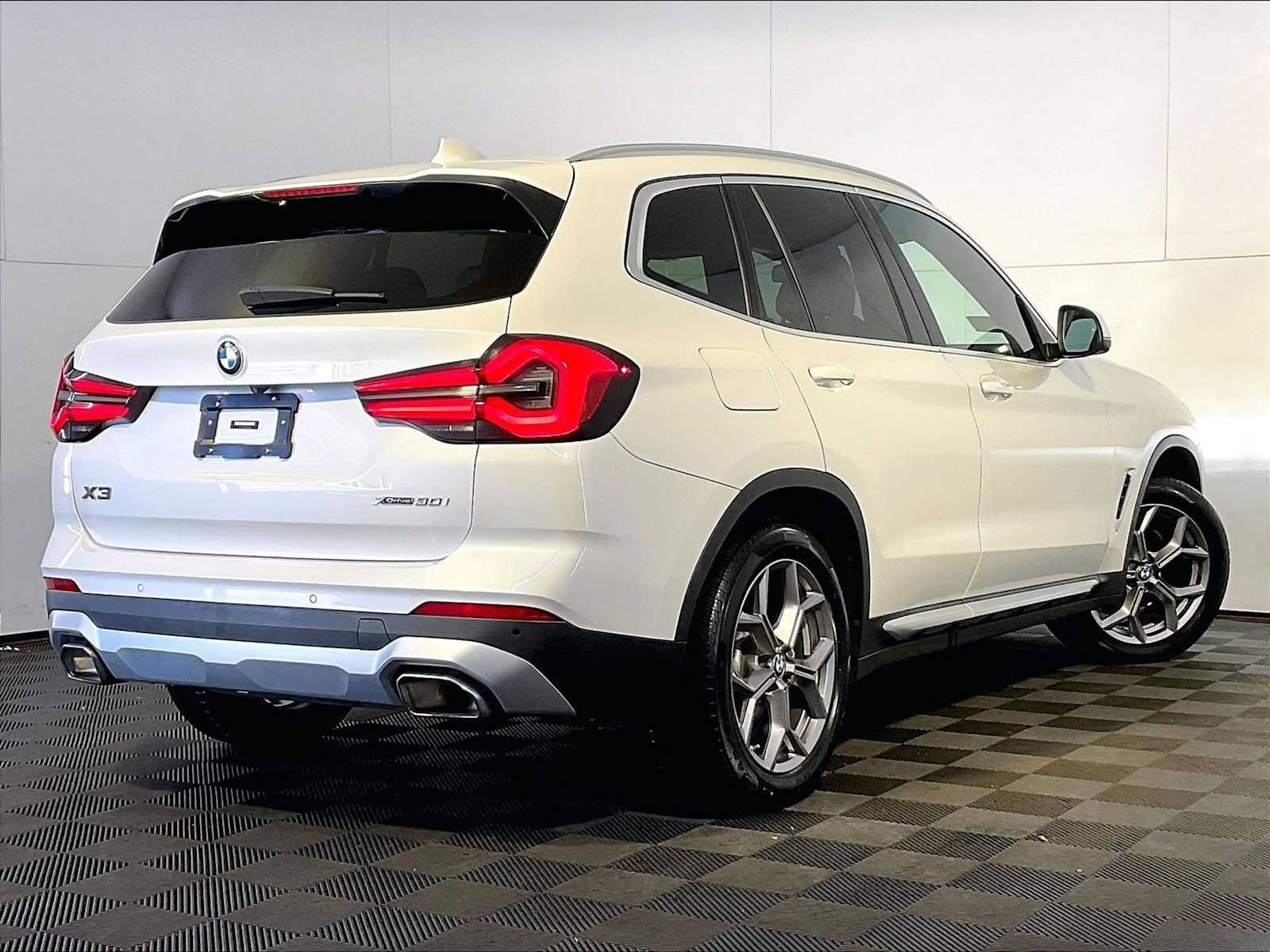Used 2023 BMW X3 xDrive30i w/ Premium Package AWD/4WD image 7