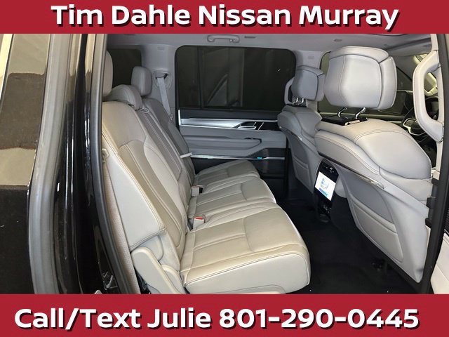 Used 2023 Jeep Grand Wagoneer L 4WD w/ Flexible Seating Group image 18