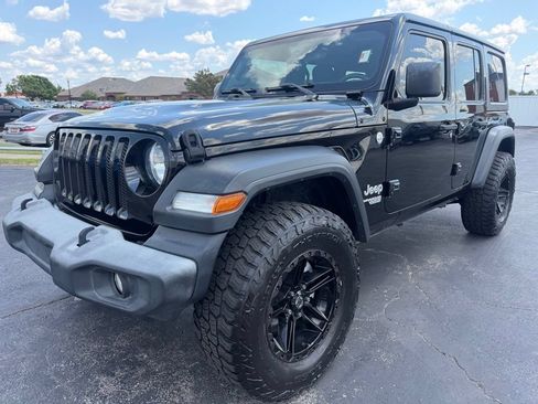 Used 2018 Jeep Wrangler Unlimited Sport S AWD/4WD image 4