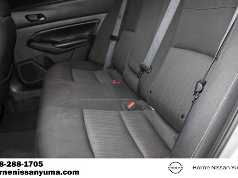 Used 2023 Nissan Altima 2.5 SV FWD image 5