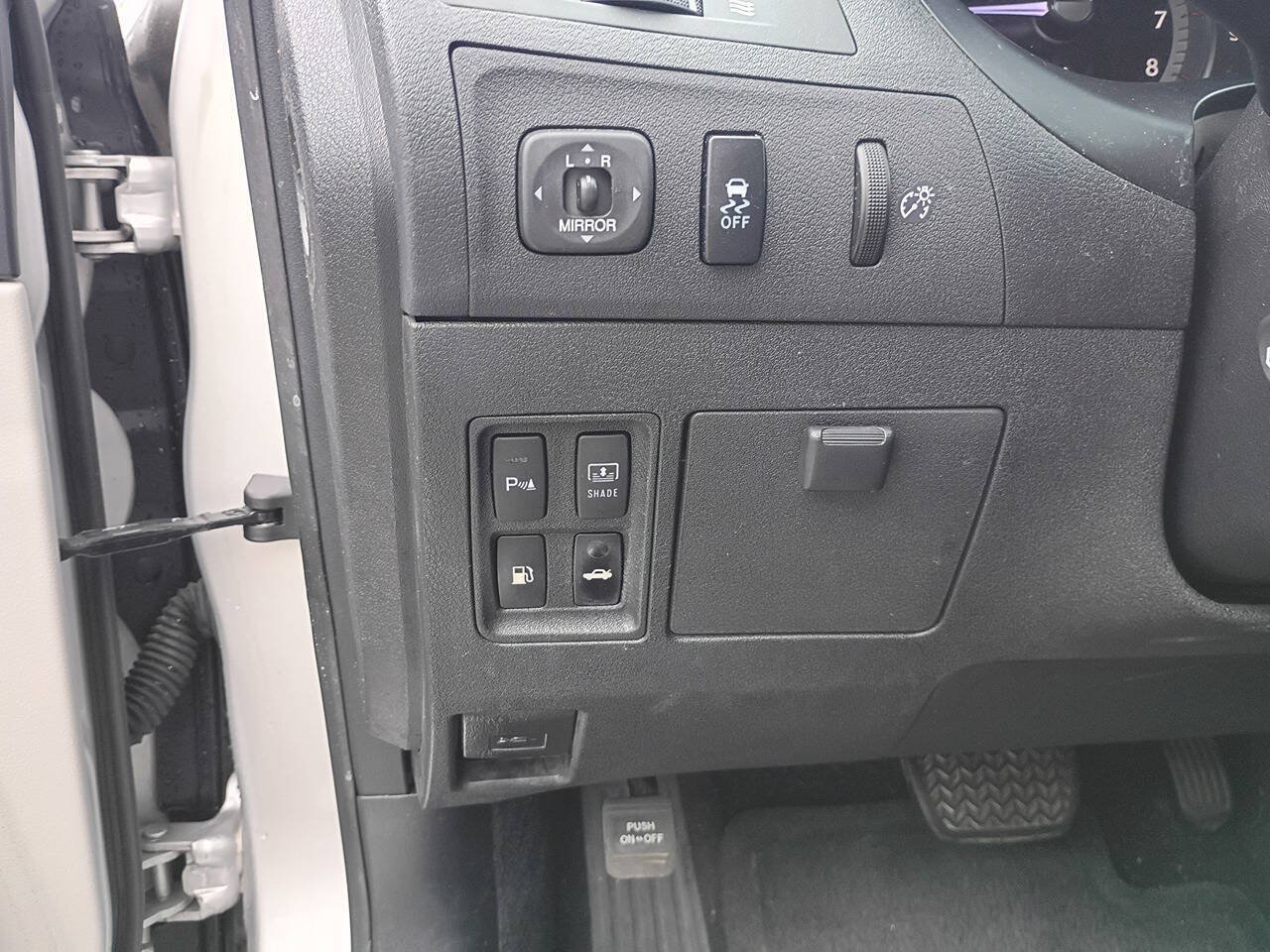 Used 2010 Lexus ES 350 w/ Preferred Accessory Package FWD image 17