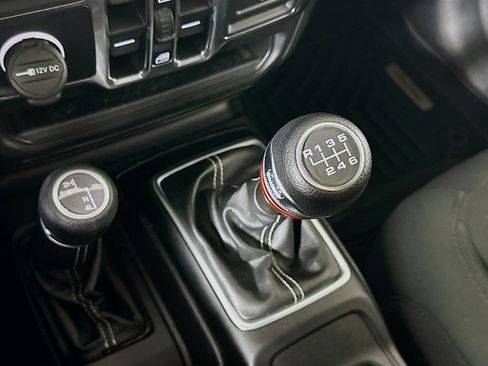 Used 2021 Jeep Wrangler Unlimited Sahara AWD/4WD image 24