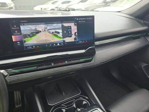 Used 2026 BMW 530i w/ M Sport Package RWD image 4
