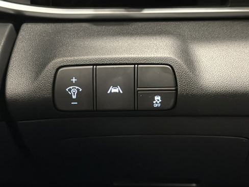 Used 2023 Hyundai Elantra SEL w/ Convenience Package FWD image 30