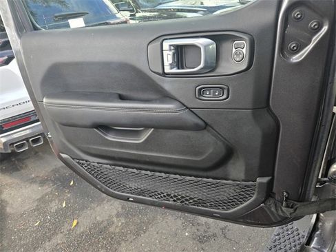 Used 2021 Jeep Wrangler Unlimited Sahara image 23