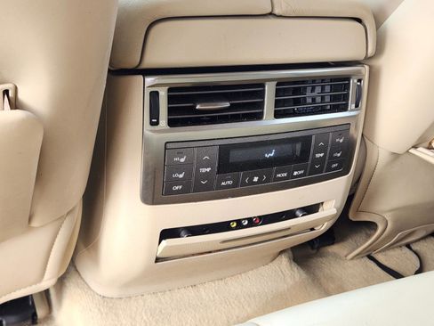 Used 2009 Lexus LX 570 4WD image 40
