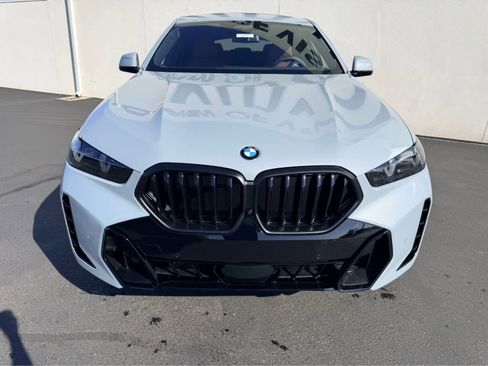 New 2026 BMW X6 xDrive40i image 2