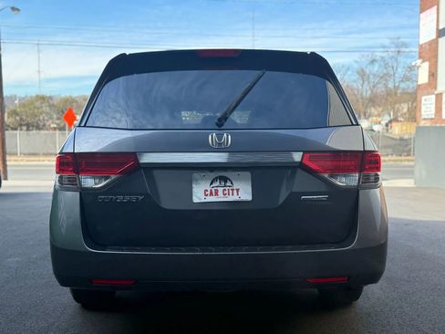 Used 2016 Honda Odyssey SE image 4