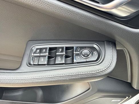 Used 2024 Porsche Macan AWD/4WD image 15