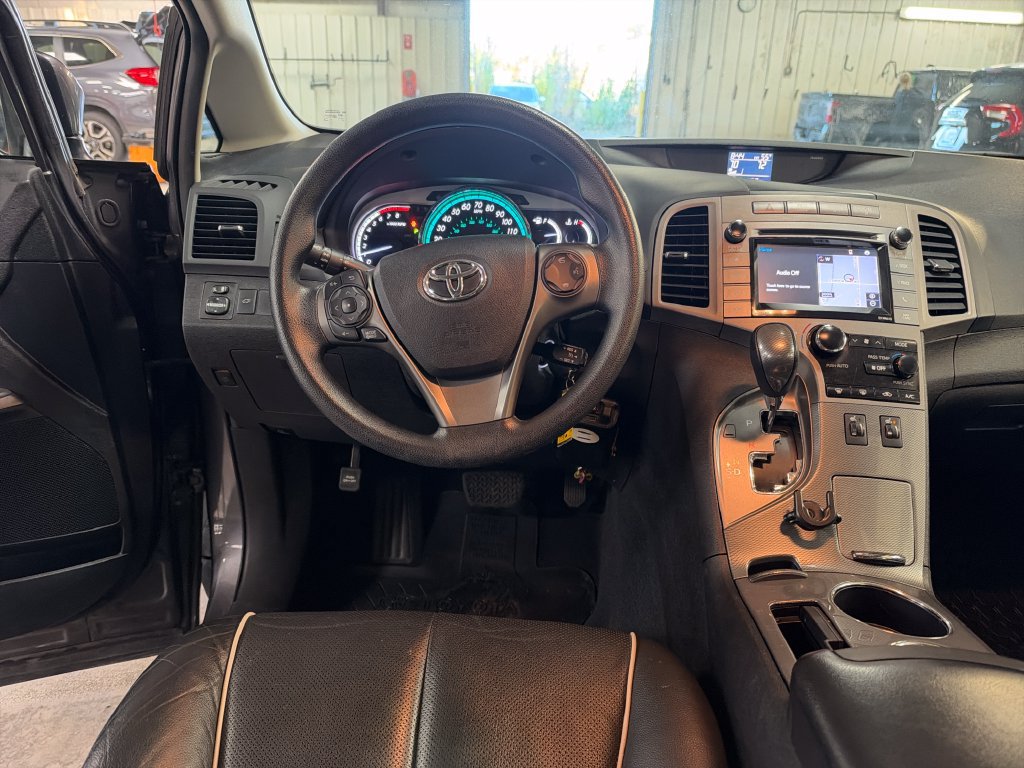 Used 2015 Toyota Venza AWD image 16