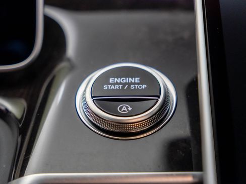 Used 2025 Mercedes-Benz S 580 4MATIC Sedan image 22