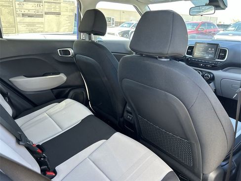 New 2025 Hyundai Venue SEL image 19