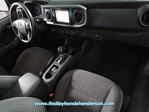 Used 2019 Toyota Tacoma TRD Sport w/ Technology Package image 20