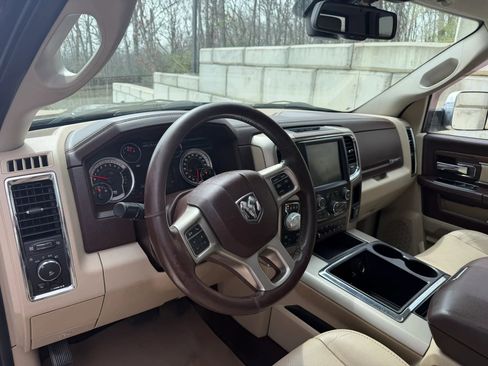 Used 2013 RAM 1500 Laramie w/ Convenience Group image 3