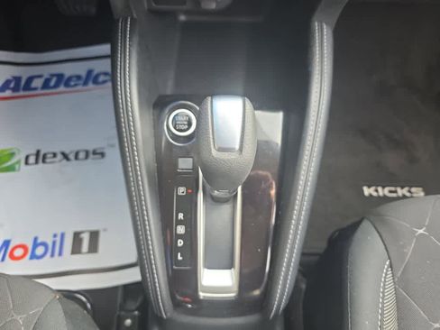 Used 2020 Nissan Kicks SV image 11