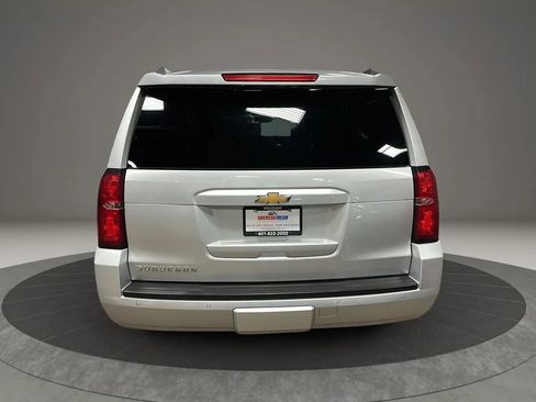 Used 2017 Chevrolet Suburban LT image 4