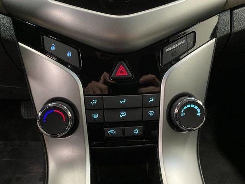 Used 2014 Chevrolet Cruze LS image 22