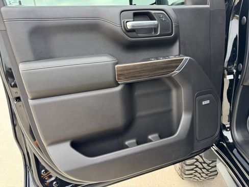 Used 2020 Chevrolet Silverado 1500 RST image 4