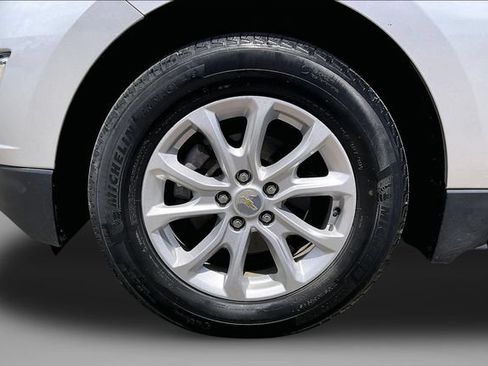 Certified 2021 Chevrolet Equinox LS w/ LS Convenience Package FWD image 9