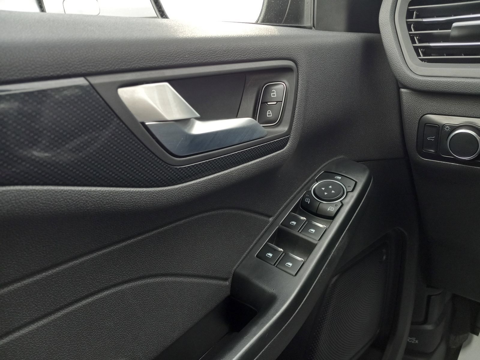 Used 2024 Ford Escape ST-Line w/ Cold Weather Package FWD image 26