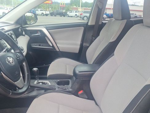 Used 2016 Toyota RAV4 XLE FWD image 11