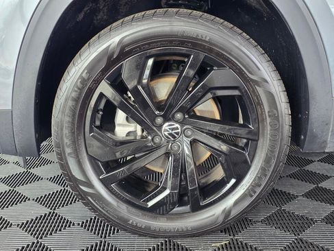 Used 2023 Volkswagen Atlas SE image 12