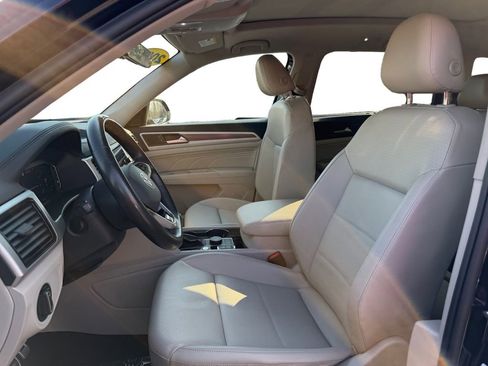 Used 2022 Volkswagen Atlas SEL R-Line image 9