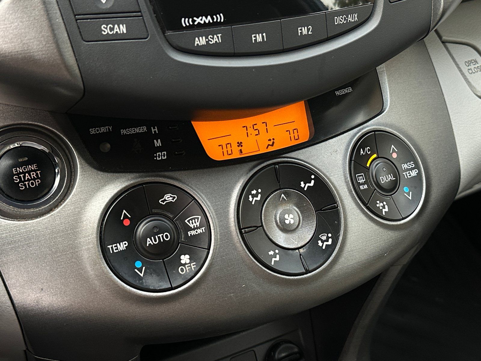 Used 2011 Toyota RAV4 Limited w/ Limited Extra Value Pkg AWD/4WD image 16