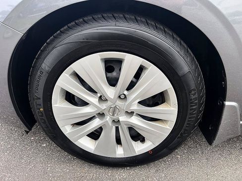 Certified 2023 Nissan Sentra S FWD image 9