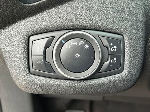 Used 2019 Ford Escape SE image 17