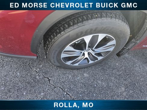 Used 2023 Toyota Highlander XLE image 9