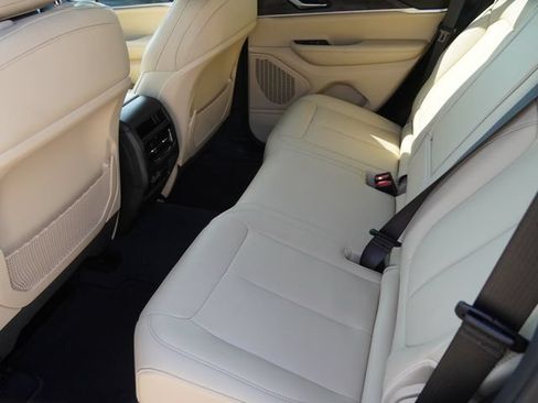 Used 2023 Jeep Grand Cherokee Limited AWD/4WD image 13