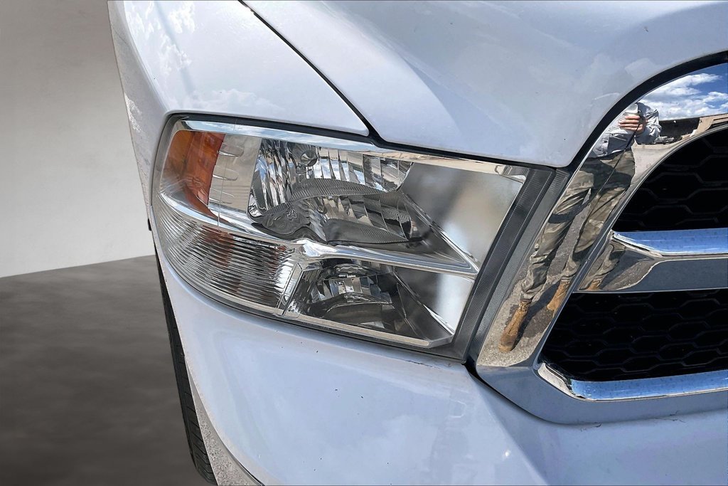 Used 2022 RAM 1500 Classic SLT AWD/4WD image 30