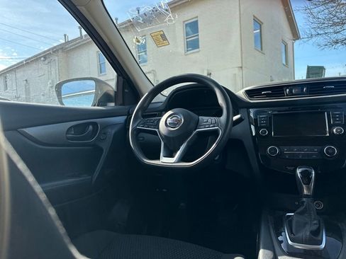 Used 2022 Nissan Rogue Sport S image 46