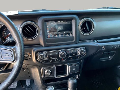 Used 2022 Jeep Wrangler Sport AWD/4WD image 5