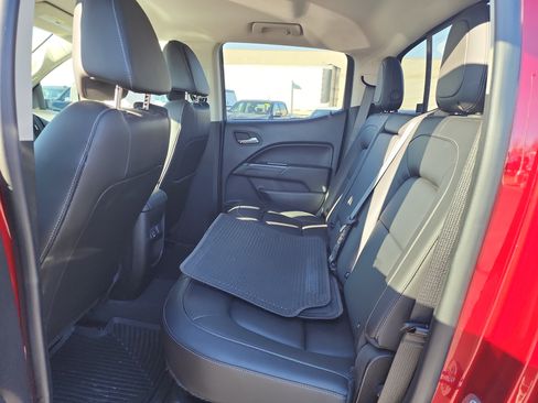 Used 2021 Chevrolet Colorado LT w/ Safety Package image 12