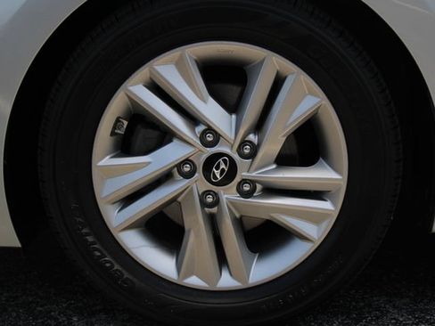 Used 2020 Hyundai Elantra Value Edition FWD image 34