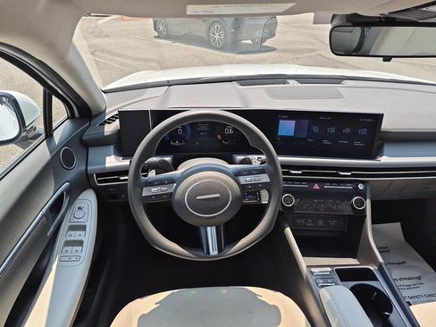 Used 2025 Hyundai Sonata SEL FWD image 28