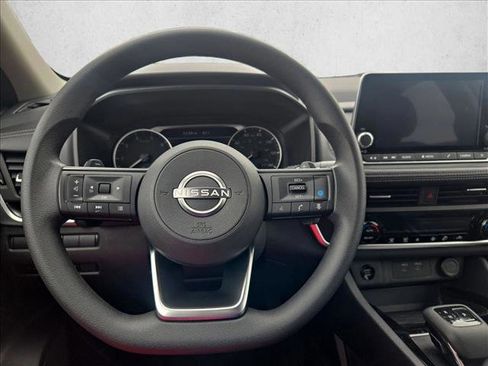 Used 2024 Nissan Rogue SV FWD image 17
