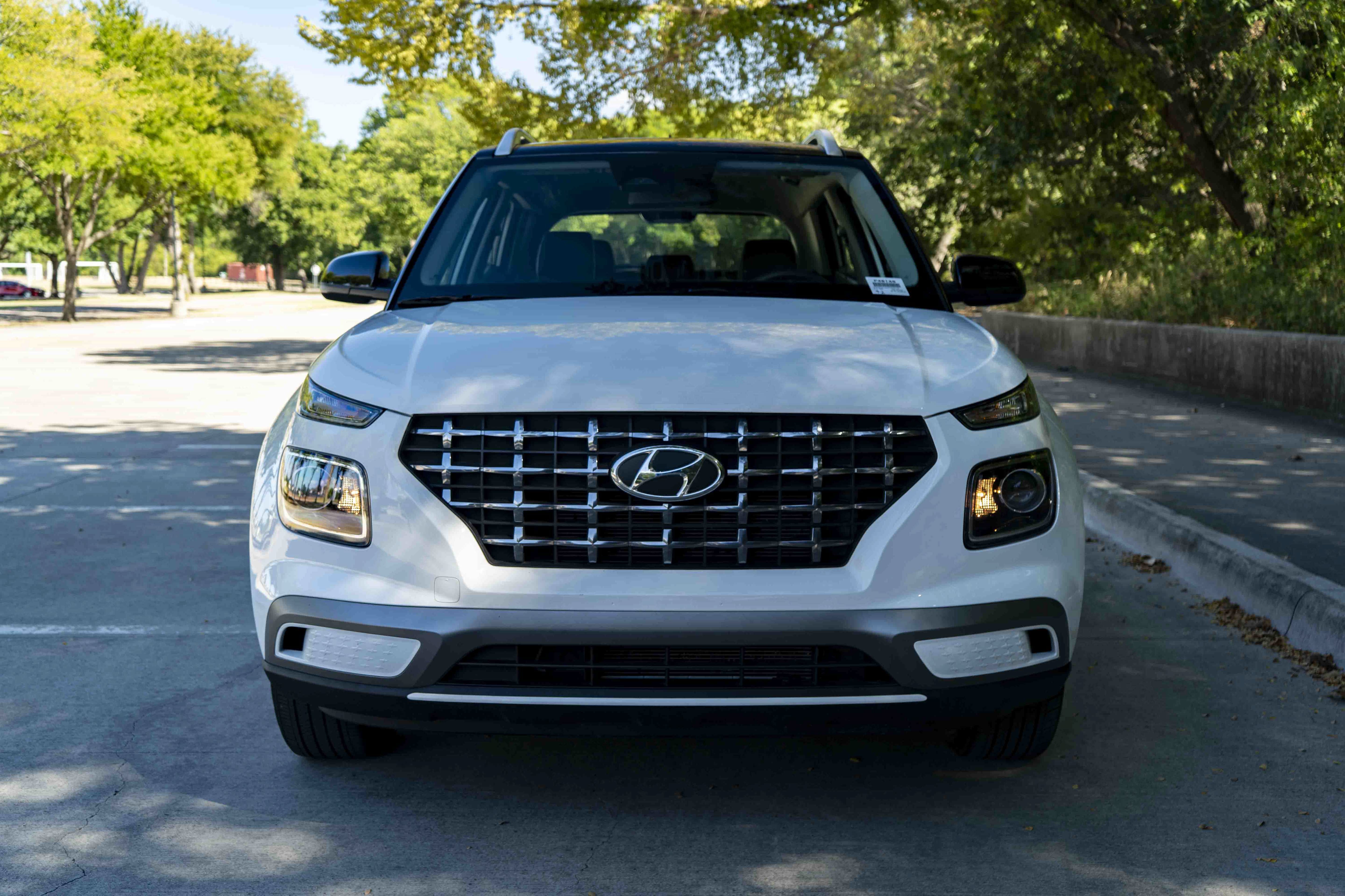 Used 2026 Hyundai Venue SEL FWD image 3