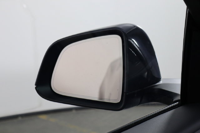Used 2023 Tesla Model Y 2WD image 40