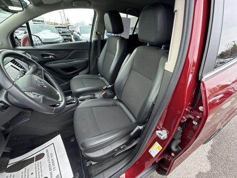 Used 2022 Buick Encore Preferred w/ Safety Package image 17