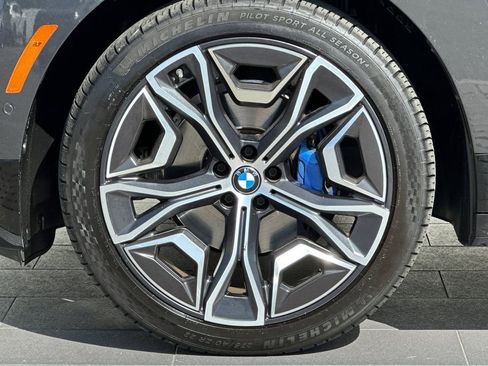 Used 2024 BMW iX xDrive50 w/ Sport Package AWD/4WD image 33