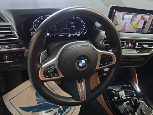 Used 2024 BMW X4 xDrive30i w/ M Sport Package AWD/4WD image 3
