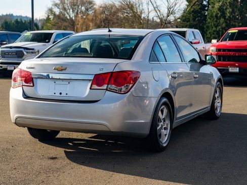 Used 2014 Chevrolet Cruze LT image 11
