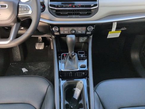 New 2026 Jeep Compass Limited image 18