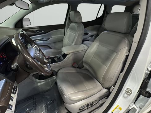 Used 2020 GMC Acadia SLT w/ Driver Alert Package II image 10