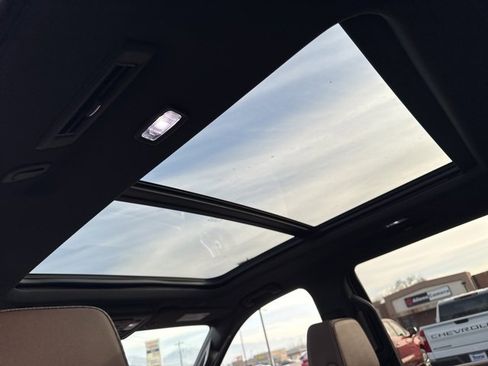 Used 2023 Chevrolet Tahoe High Country image 18